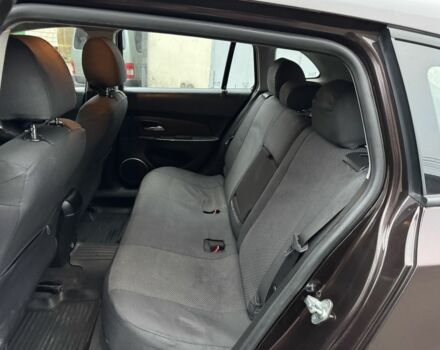 Коричневый Шевроле Круз, объемом двигателя 1.7 л и пробегом 350 тыс. км за 4500 $, фото 11 на Automoto.ua