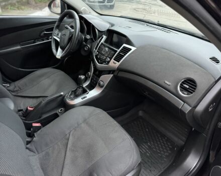 Коричневый Шевроле Круз, объемом двигателя 1.7 л и пробегом 350 тыс. км за 4500 $, фото 10 на Automoto.ua