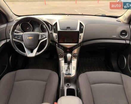 Червоний Шевроле Круз, об'ємом двигуна 1.8 л та пробігом 135 тис. км за 7550 $, фото 30 на Automoto.ua