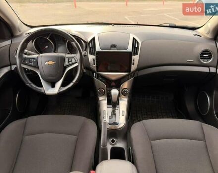 Червоний Шевроле Круз, об'ємом двигуна 1.8 л та пробігом 135 тис. км за 7550 $, фото 24 на Automoto.ua