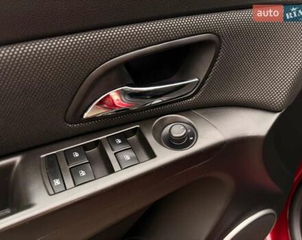 Червоний Шевроле Круз, об'ємом двигуна 1.8 л та пробігом 135 тис. км за 7550 $, фото 29 на Automoto.ua