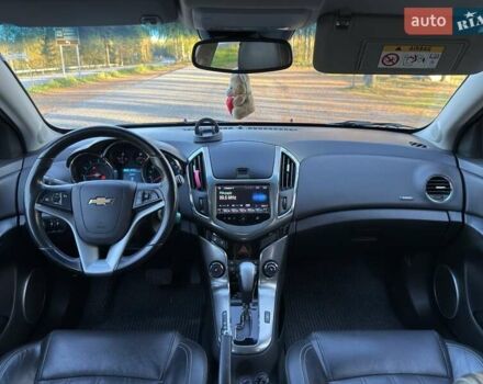 Красный Шевроле Круз, объемом двигателя 1.8 л и пробегом 65 тыс. км за 8500 $, фото 2 на Automoto.ua