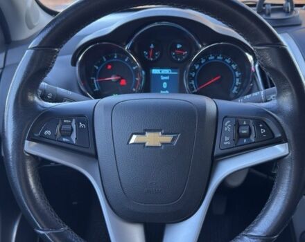 Червоний Шевроле Круз, об'ємом двигуна 1.8 л та пробігом 65 тис. км за 9318 $, фото 3 на Automoto.ua