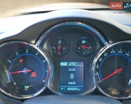 Красный Шевроле Круз, объемом двигателя 1.8 л и пробегом 65 тыс. км за 8500 $, фото 7 на Automoto.ua