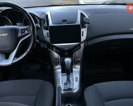 Красный Шевроле Круз, объемом двигателя 1.8 л и пробегом 135 тыс. км за 7300 $, фото 7 на Automoto.ua