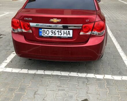Красный Шевроле Круз, объемом двигателя 1.4 л и пробегом 235 тыс. км за 6400 $, фото 3 на Automoto.ua