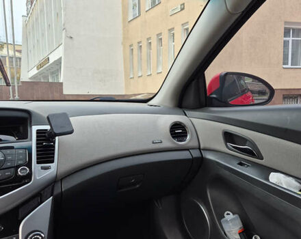 Красный Шевроле Круз, объемом двигателя 1.6 л и пробегом 169 тыс. км за 7600 $, фото 12 на Automoto.ua