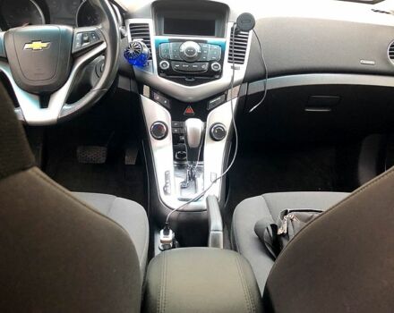 Красный Шевроле Круз, объемом двигателя 1.4 л и пробегом 235 тыс. км за 6400 $, фото 4 на Automoto.ua