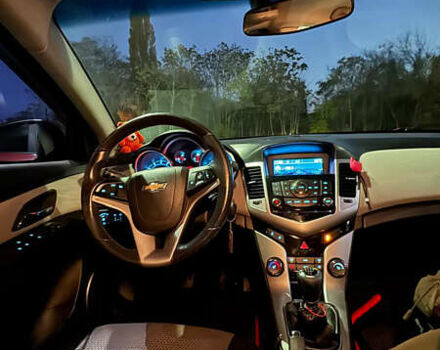 Красный Шевроле Круз, объемом двигателя 1.8 л и пробегом 130 тыс. км за 6700 $, фото 8 на Automoto.ua