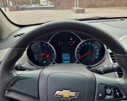 Красный Шевроле Круз, объемом двигателя 1.6 л и пробегом 169 тыс. км за 7700 $, фото 13 на Automoto.ua