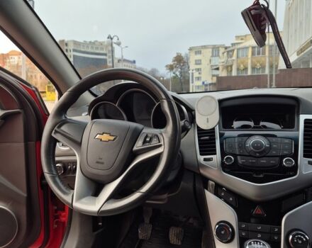Красный Шевроле Круз, объемом двигателя 1.6 л и пробегом 169 тыс. км за 7700 $, фото 11 на Automoto.ua