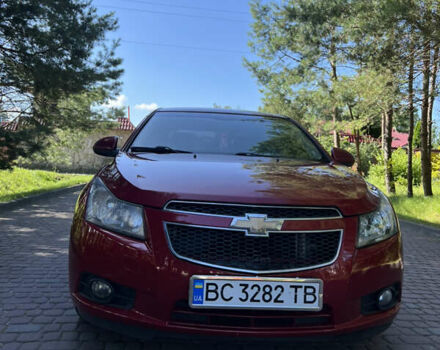 Красный Шевроле Круз, объемом двигателя 1.6 л и пробегом 316 тыс. км за 5200 $, фото 1 на Automoto.ua