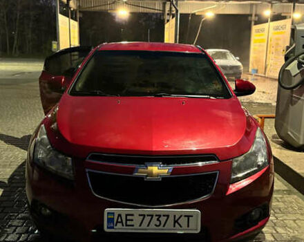 Красный Шевроле Круз, объемом двигателя 1.8 л и пробегом 130 тыс. км за 6700 $, фото 1 на Automoto.ua