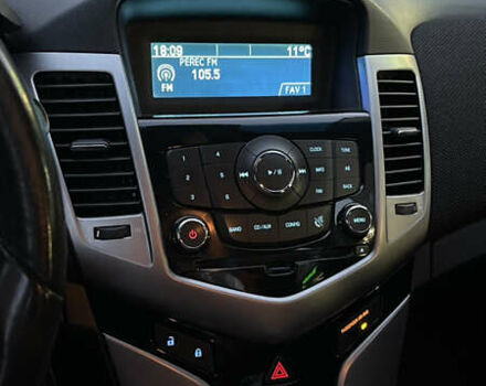 Красный Шевроле Круз, объемом двигателя 1.36 л и пробегом 204 тыс. км за 5399 $, фото 17 на Automoto.ua