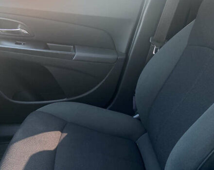 Красный Шевроле Круз, объемом двигателя 1.36 л и пробегом 200 тыс. км за 7300 $, фото 13 на Automoto.ua