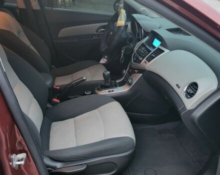 Красный Шевроле Круз, объемом двигателя 1.8 л и пробегом 174 тыс. км за 6300 $, фото 6 на Automoto.ua