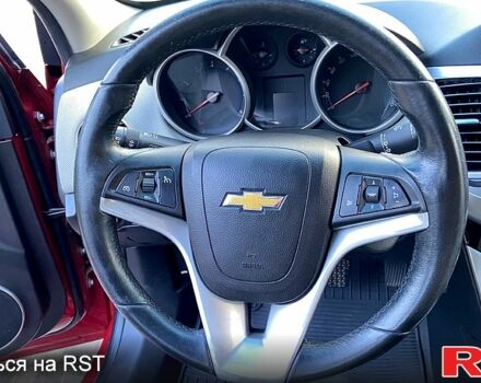 Красный Шевроле Круз, объемом двигателя 1.6 л и пробегом 121 тыс. км за 8000 $, фото 5 на Automoto.ua