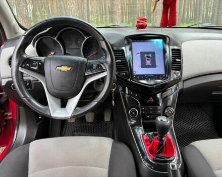 Красный Шевроле Круз, объемом двигателя 1.8 л и пробегом 180 тыс. км за 7200 $, фото 5 на Automoto.ua