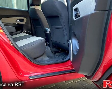 Красный Шевроле Круз, объемом двигателя 1.6 л и пробегом 121 тыс. км за 8000 $, фото 3 на Automoto.ua