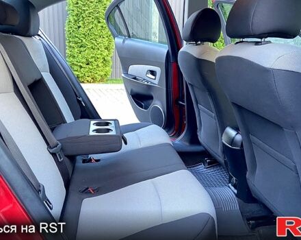 Красный Шевроле Круз, объемом двигателя 1.6 л и пробегом 121 тыс. км за 8000 $, фото 12 на Automoto.ua