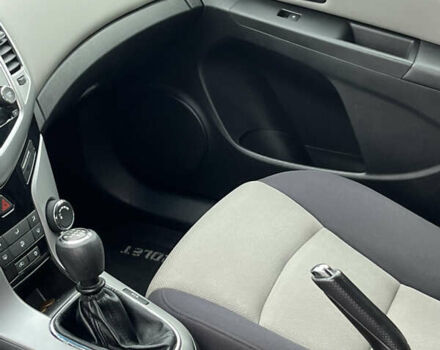 Червоний Шевроле Круз, об'ємом двигуна 1.8 л та пробігом 265 тис. км за 6150 $, фото 11 на Automoto.ua