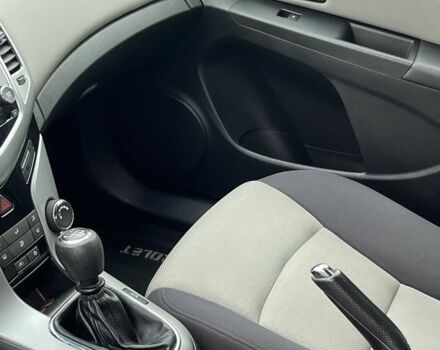 Червоний Шевроле Круз, об'ємом двигуна 1.8 л та пробігом 265 тис. км за 6150 $, фото 11 на Automoto.ua