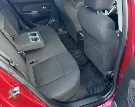 Красный Шевроле Круз, объемом двигателя 1.8 л и пробегом 200 тыс. км за 6450 $, фото 20 на Automoto.ua