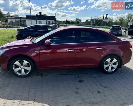 Красный Шевроле Круз, объемом двигателя 1.8 л и пробегом 182 тыс. км за 7600 $, фото 2 на Automoto.ua