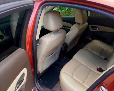 Красный Шевроле Круз, объемом двигателя 1.4 л и пробегом 102 тыс. км за 8300 $, фото 7 на Automoto.ua