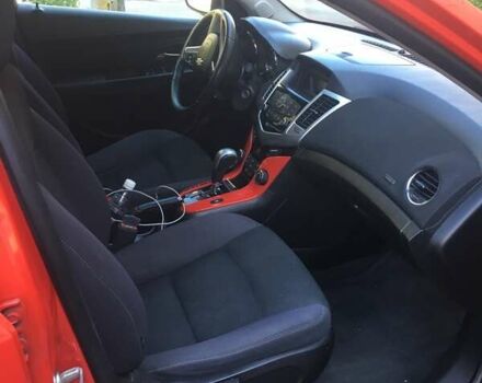 Красный Шевроле Круз, объемом двигателя 1.36 л и пробегом 260 тыс. км за 7900 $, фото 2 на Automoto.ua