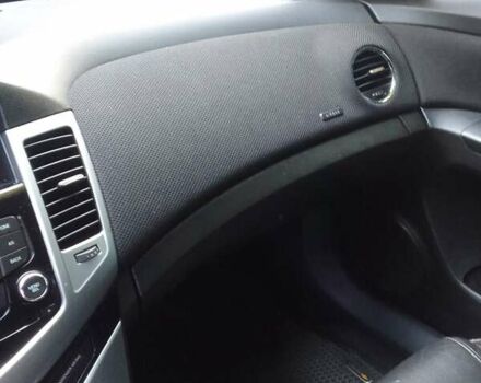 Красный Шевроле Круз, объемом двигателя 1.36 л и пробегом 142 тыс. км за 7000 $, фото 25 на Automoto.ua