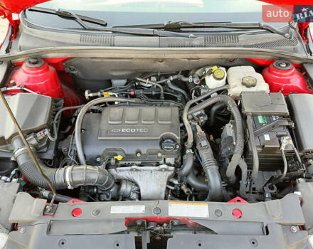 Красный Шевроле Круз, объемом двигателя 1.36 л и пробегом 160 тыс. км за 7500 $, фото 12 на Automoto.ua