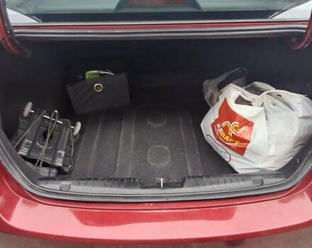 Красный Шевроле Круз, объемом двигателя 1.36 л и пробегом 220 тыс. км за 7500 $, фото 15 на Automoto.ua