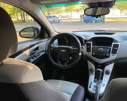 Красный Шевроле Круз, объемом двигателя 1.8 л и пробегом 180 тыс. км за 6800 $, фото 2 на Automoto.ua