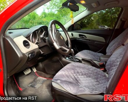 Красный Шевроле Круз, объемом двигателя 1.4 л и пробегом 190 тыс. км за 8000 $, фото 4 на Automoto.ua