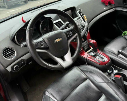 Красный Шевроле Круз, объемом двигателя 1.36 л и пробегом 220 тыс. км за 7500 $, фото 9 на Automoto.ua