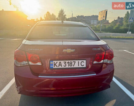 Красный Шевроле Круз, объемом двигателя 1.8 л и пробегом 142 тыс. км за 7500 $, фото 4 на Automoto.ua