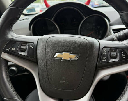 Красный Шевроле Круз, объемом двигателя 1.36 л и пробегом 220 тыс. км за 7500 $, фото 11 на Automoto.ua