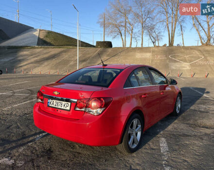 Красный Шевроле Круз, объемом двигателя 1.36 л и пробегом 160 тыс. км за 7500 $, фото 4 на Automoto.ua