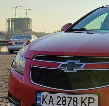 Красный Шевроле Круз, объемом двигателя 1.36 л и пробегом 160 тыс. км за 7500 $, фото 6 на Automoto.ua