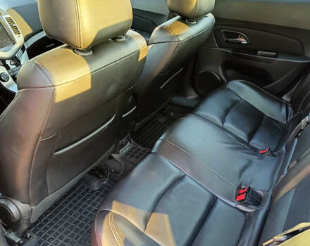 Красный Шевроле Круз, объемом двигателя 1.36 л и пробегом 160 тыс. км за 7500 $, фото 10 на Automoto.ua