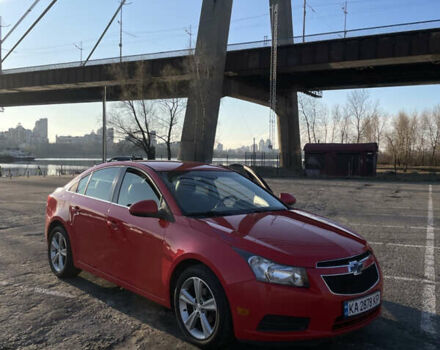 Красный Шевроле Круз, объемом двигателя 1.36 л и пробегом 160 тыс. км за 7500 $, фото 2 на Automoto.ua