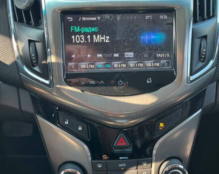 Красный Шевроле Круз, объемом двигателя 1.8 л и пробегом 142 тыс. км за 7500 $, фото 6 на Automoto.ua