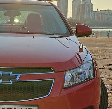 Красный Шевроле Круз, объемом двигателя 1.36 л и пробегом 160 тыс. км за 7500 $, фото 7 на Automoto.ua