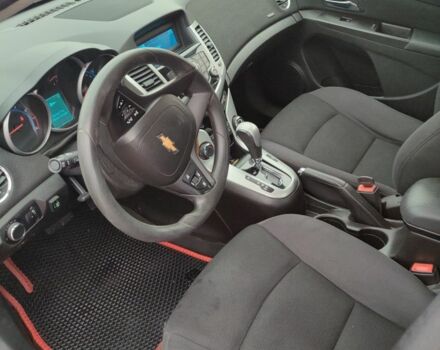 Красный Шевроле Круз, объемом двигателя 0 л и пробегом 220 тыс. км за 7198 $, фото 2 на Automoto.ua