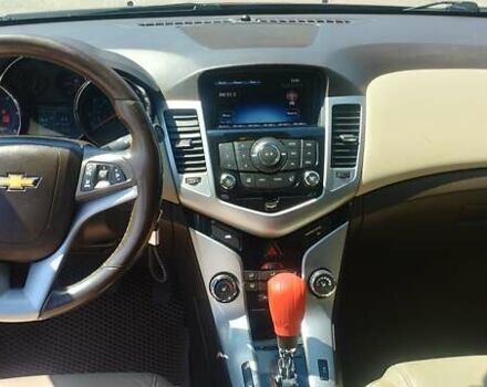Червоний Шевроле Круз, об'ємом двигуна 2 л та пробігом 240 тис. км за 8500 $, фото 6 на Automoto.ua