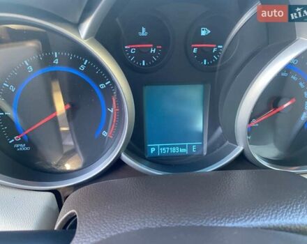 Красный Шевроле Круз, объемом двигателя 1.36 л и пробегом 157 тыс. км за 7600 $, фото 16 на Automoto.ua