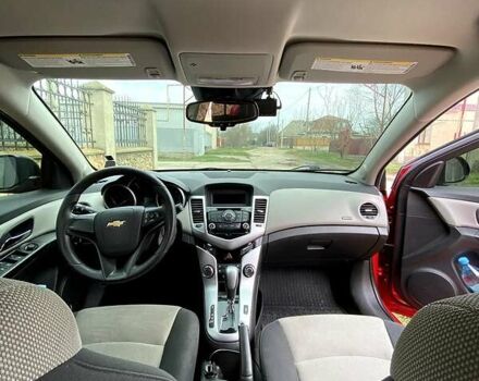 Красный Шевроле Круз, объемом двигателя 1.8 л и пробегом 146 тыс. км за 7200 $, фото 5 на Automoto.ua