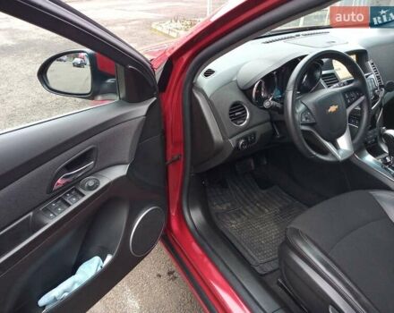 Красный Шевроле Круз, объемом двигателя 2 л и пробегом 90 тыс. км за 9500 $, фото 9 на Automoto.ua