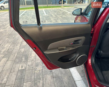 Шевроле Круз 2013 в Луцке на Automoto.ua Красный Шевроле Круз, объемом двигателя 1.7 л и пробегом 234 тыс. км за 7400 $, фото 73 на Automoto.ua